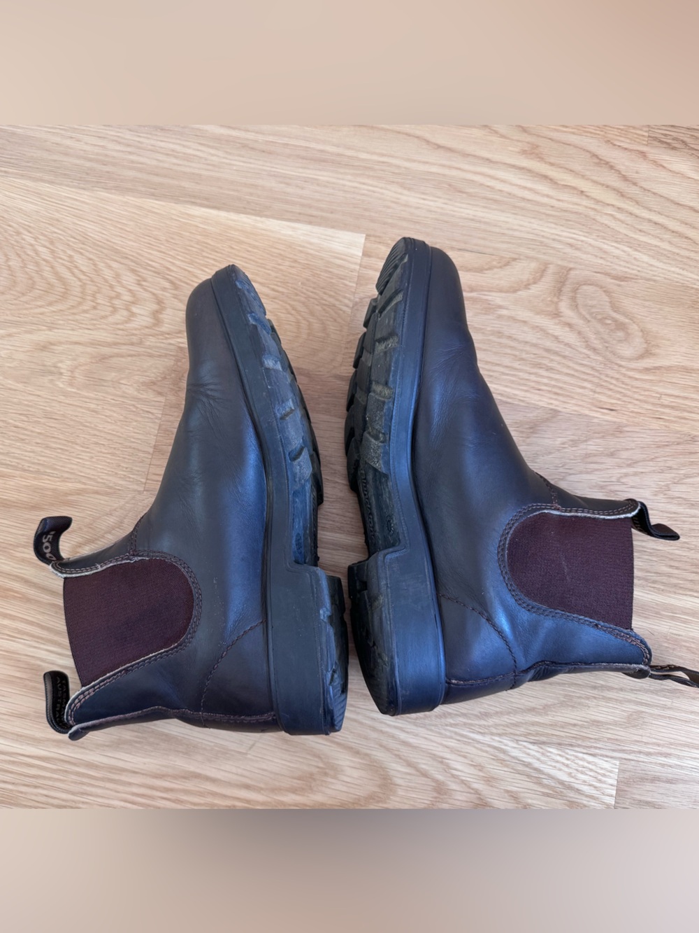 Blundstone 500 Classic Pull-On Boot - Dark Brown unisex (women’s 9) - Picture 4 of 12